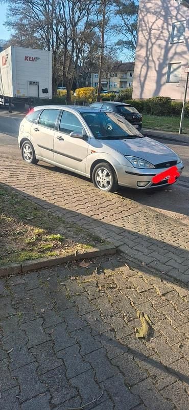Gebraucht Ford Focus 101 PS (74 kW) 2002 Silber Limousine