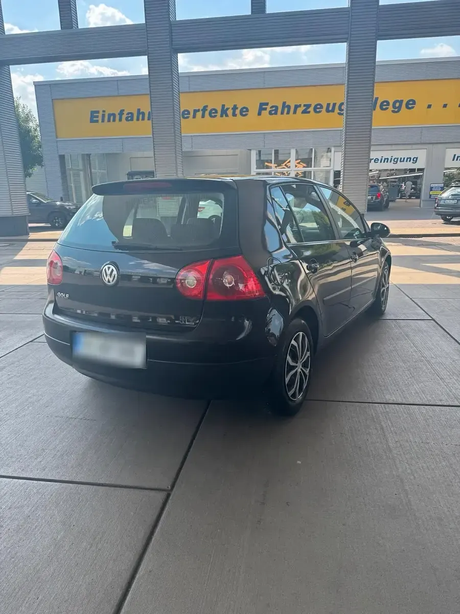 Gebraucht VW Golf V 75 PS (55 kW) 2004 Schwarz Kleinwagen