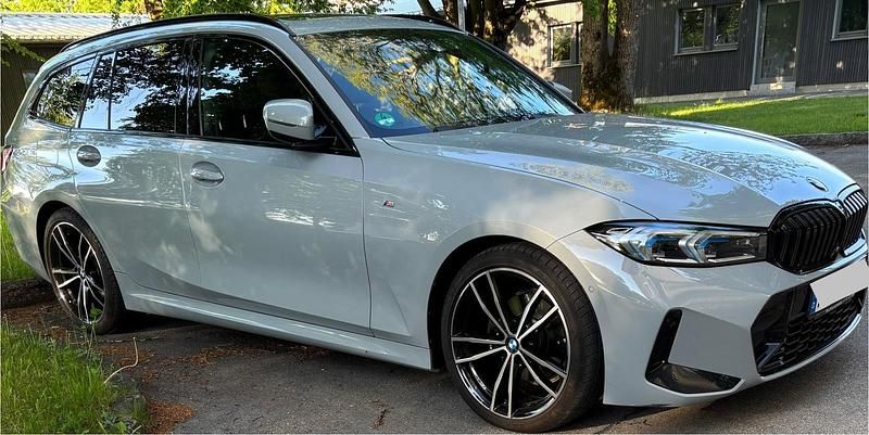 Gebraucht BMW 320 M Sport 190 PS (139 kW) 2023 Grau Kombi