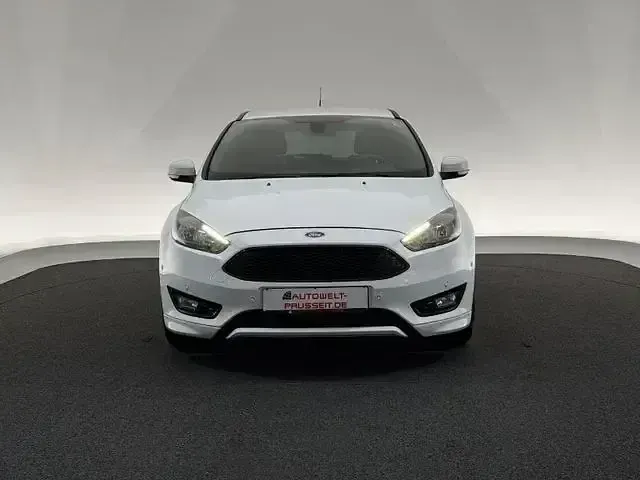Gebraucht Ford Focus ST-Line 150 PS (110 kW) 2016 Weiß Limousine