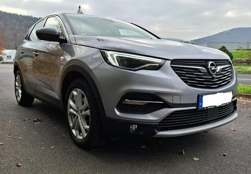 Grau Gebraucht 2017 Opel Grandland X SUV | 13.000 € (Guter Preis) - Bild 1/4
