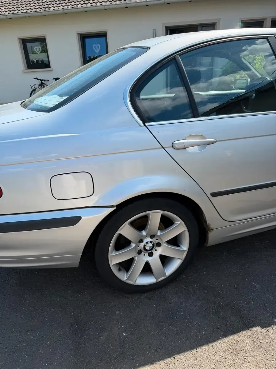 Gebraucht BMW 323 170 PS (125 kW) 1999 Silber Limousine