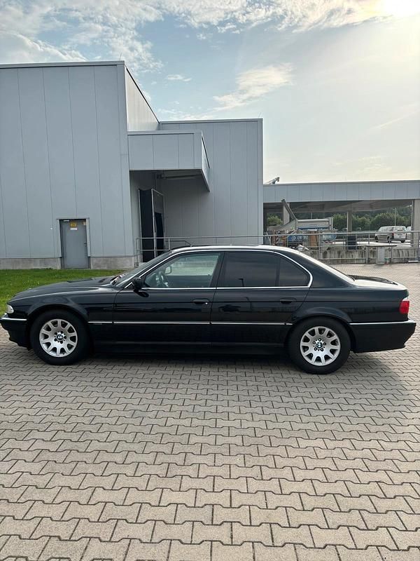 Usata BMW 728 193 CV (141 kW) 2000 Nero Berlina