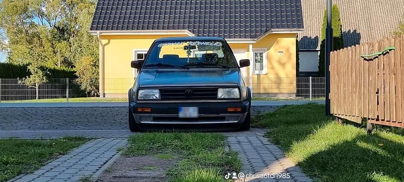 Gebraucht VW Jetta 130 PS (95 kW) 1991 Gold Limousine