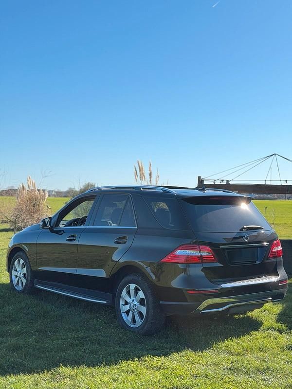 Gebraucht Mercedes ML350 258 PS (189 kW) 2013 Schwarz SUV