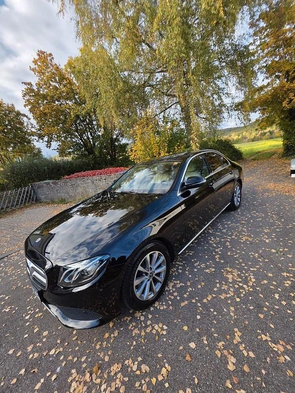 Gebraucht Mercedes E200 Avantgarde 184 PS (135 kW) 2017 Schwarz Limousine