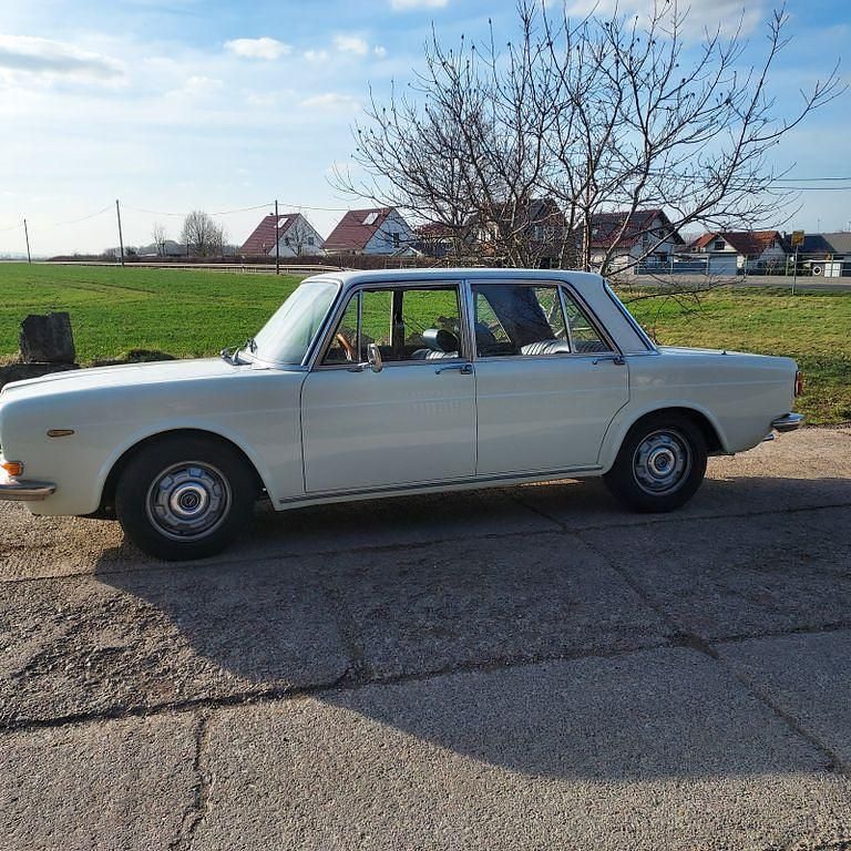 Gebraucht Lancia 2000 114 PS (83 kW) 1973 Weiß Limousine