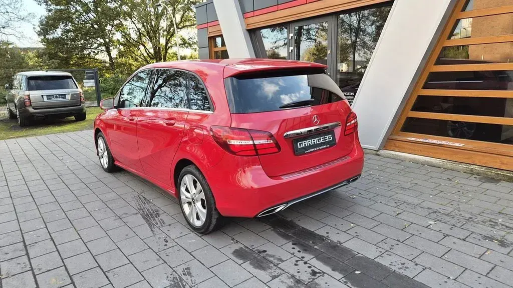 Gebraucht Mercedes B220 184 PS (135 kW) 2017 Rot Kleinwagen