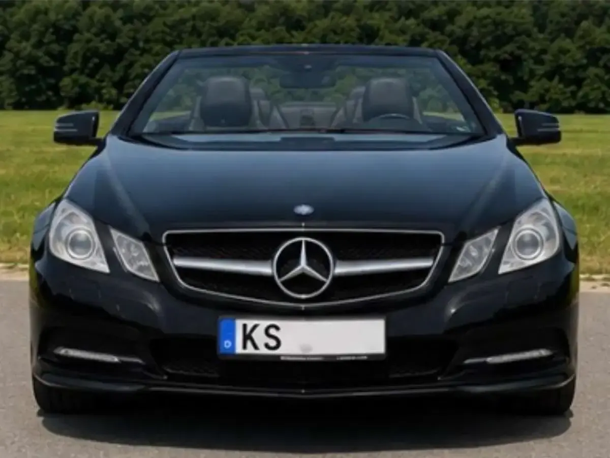 Gebraucht Mercedes E250 Avantgarde 204 PS (150 kW) 2012 Schwarz Cabrio