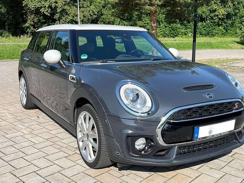 Grau Gebraucht 2019 Mini Cooper S Clubman Kombi | 17.300 € (Guter Preis) - Bild 1/4