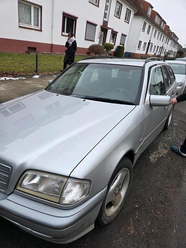 Gebraucht Mercedes C180 122 PS (89 kW) 1999 Silber Kombi