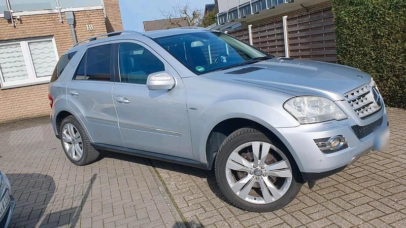 Gebraucht Mercedes ML300 2010 Silber SUV