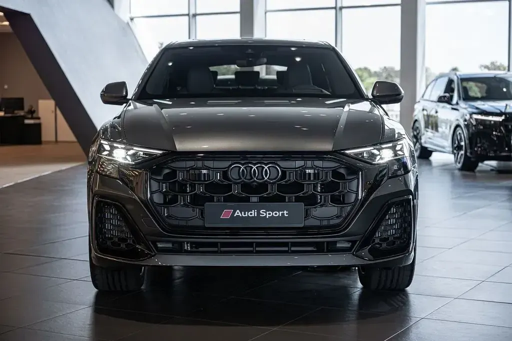 Neu Audi Q8 Sport 394 PS (289 kW) 2026 Grau SUV