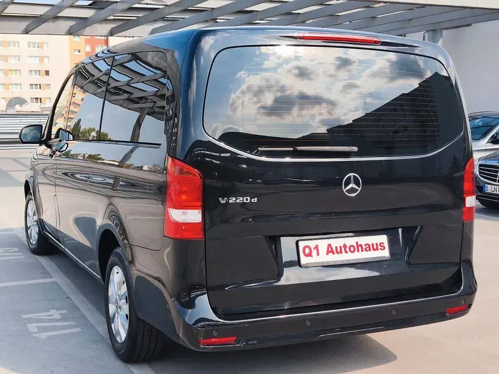 Gebraucht Mercedes V220 163 PS (119 kW) 2021 Schwarz Van / Kleinbus