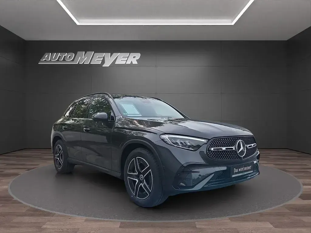Gebraucht Mercedes GLC200 Night 204 PS (150 kW) 2025 Grau SUV