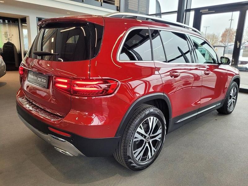 Gebraucht Mercedes GLB200 Advanced 150 PS (110 kW) 2024 Rot SUV