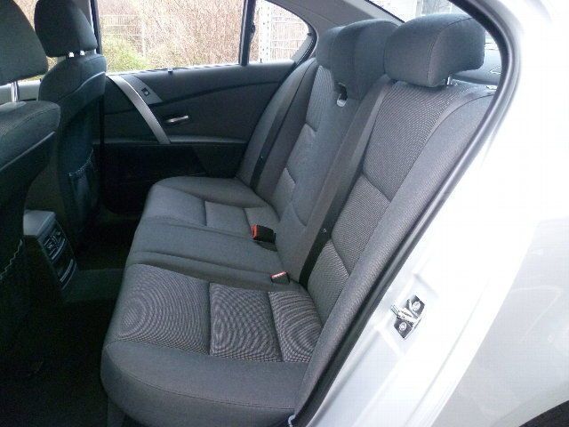 Gebraucht BMW 530 Sport Line 218 PS (160 kW) 2004 Silber metallic Limousine
