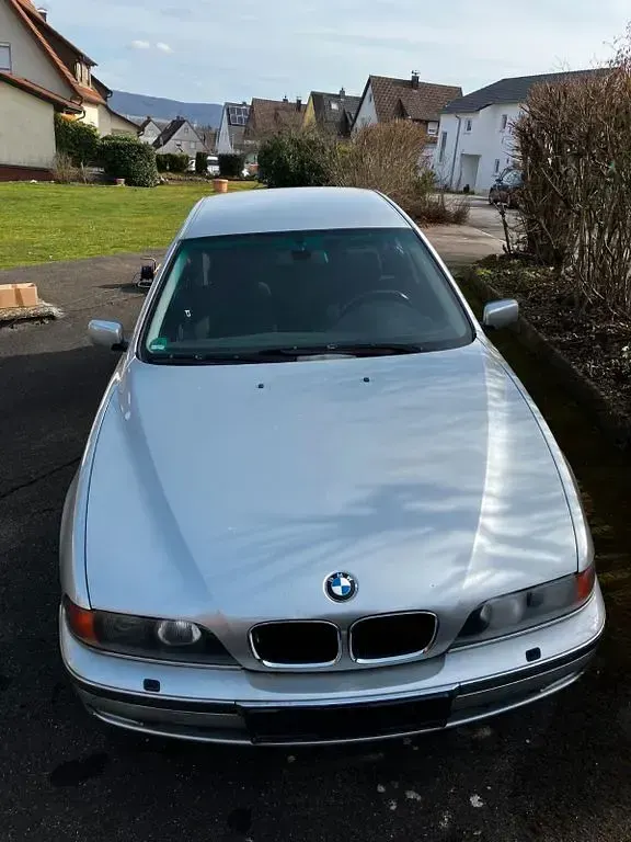 Second-hand BMW 520 150 CP (110 kW) 1999 Argintiu Berlinǎ