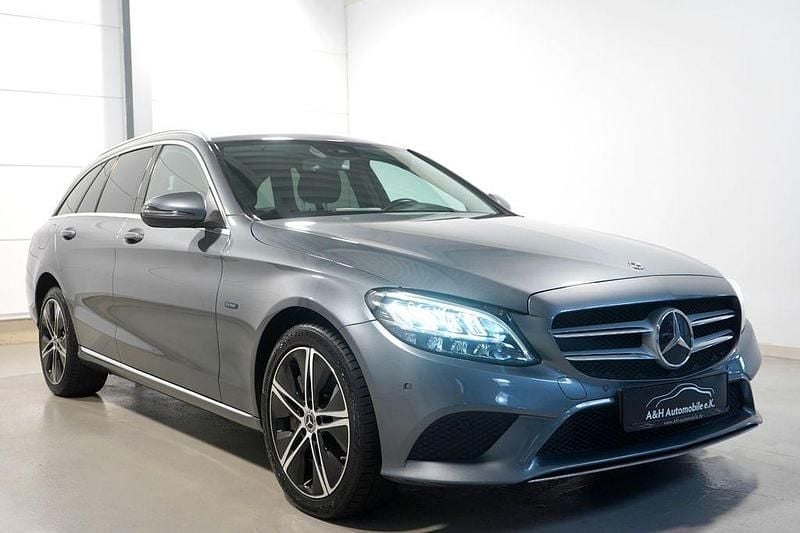 Grau Gebraucht 2020 Mercedes C300e Avantgarde Limousine | 23.980 € (Guter Preis) - Bild 1/4
