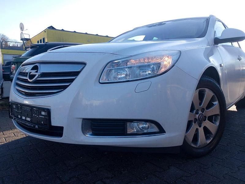 Gebraucht Opel Insignia 131 PS (96 kW) 2010 Weiß Kombi