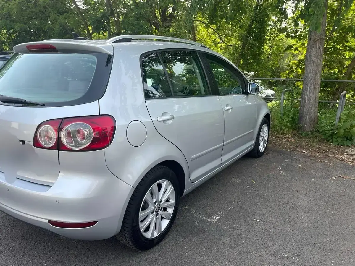 Gebraucht VW Golf Plus 122 PS (89 kW) 2010 Silber Van / Kleinbus