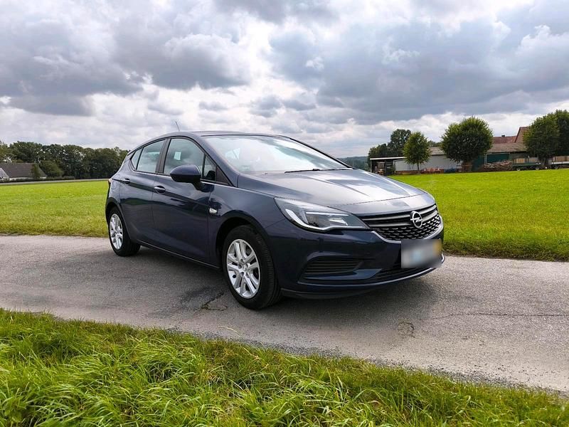Gebraucht Opel Astra 100 PS (73 kW) 2018 Blau Limousine