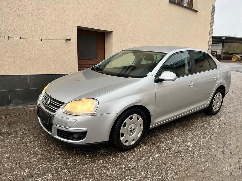 Gebraucht VW Jetta 122 PS (89 kW) 2008 Silber Limousine