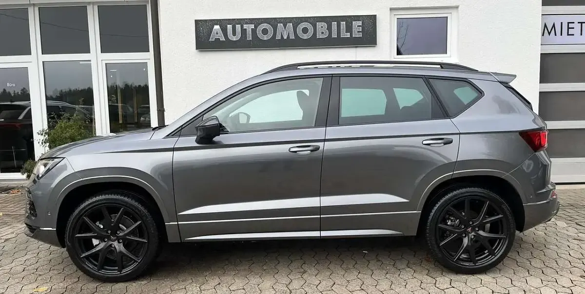 Neu Cupra Ateca 150 PS (110 kW) 2025 Graphitgrau SUV