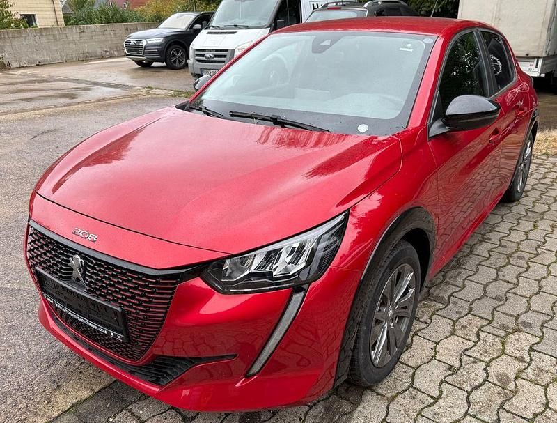 Rot Gebraucht 2023 Peugeot e-208 Kleinwagen | 20.000 € (Superpreis) - Bild 1/4
