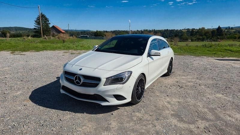 Weiß Gebraucht 2015 Mercedes CLA180 Shooting Brake Urban Kombi | 14.999 € (Guter Preis) - Bild 1/4