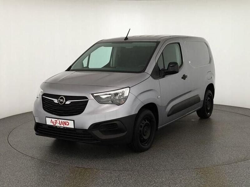 Grau Gebraucht 2023 Opel Combo Limousine | 16.990 € (Fairer Preis) - Bild 1/4