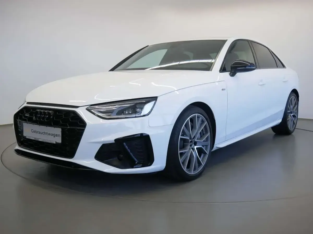 Używany Audi A4 S-Line 286 KM (210 kW) 2023 Biały Sedan/Limuzyna