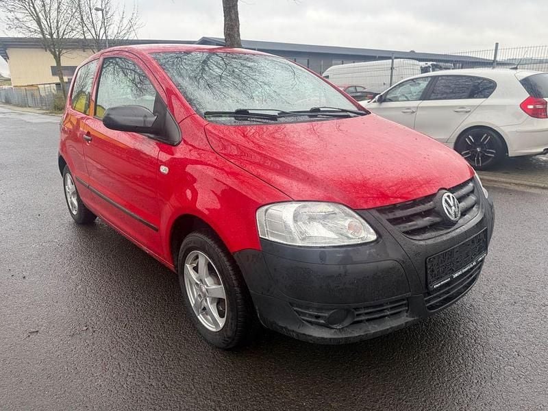 Gebraucht VW Fox Basis 54 PS (39 kW) 2008 Rot Kleinwagen
