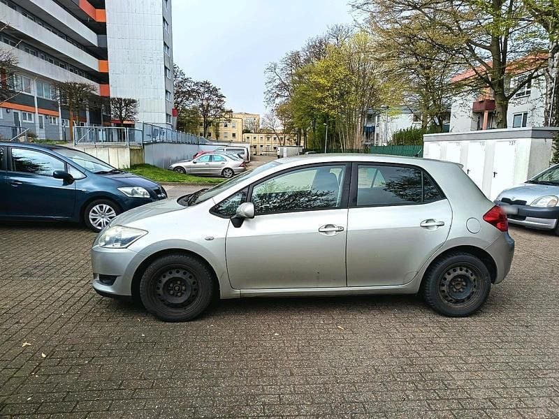 Gebraucht Toyota Auris 126 PS (92 kW) 2008 Gold Kleinwagen
