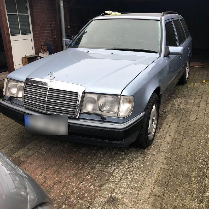 Blau Gebraucht 1991 Mercedes 300 Kombi | 13.000 € - Bild 1/4