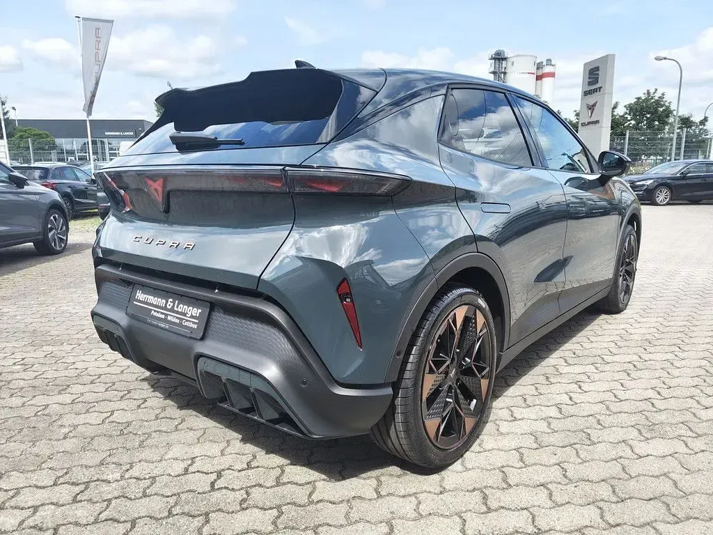 Neu Cupra Raval Endurance 155 kW (211 PS) 2026 Blau Limousine