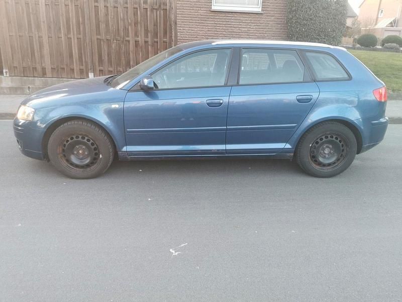 Gebraucht Audi A3 Ambiente 116 PS (85 kW) 2005 Blau Kleinwagen