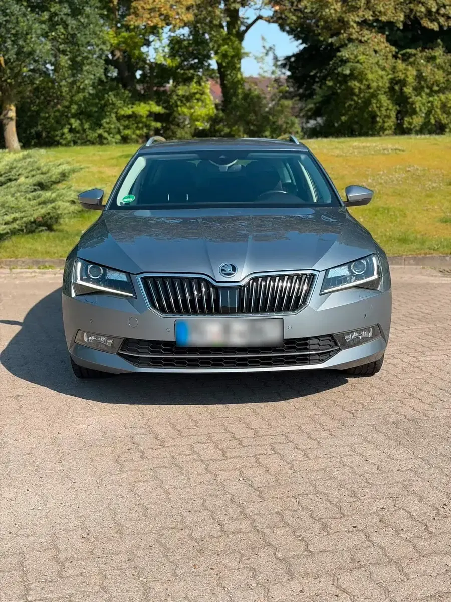 Gebraucht Skoda Superb 150 PS (110 kW) 2017 Silber Kombi