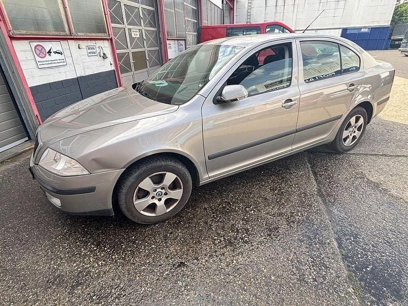 Gebraucht Skoda Octavia Ambiente 160 PS (117 kW) 2008 Braun Limousine