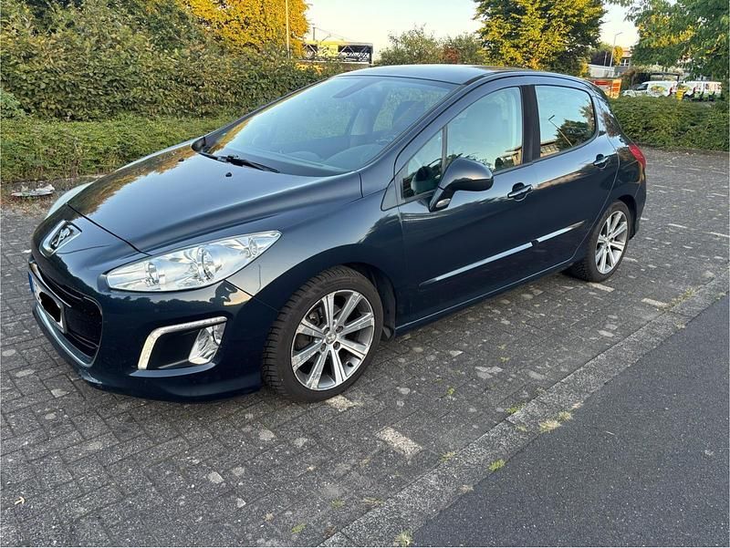 Blau Gebraucht 2011 Peugeot 308 Limousine | 2.290 € (Fairer Preis) - Bild 1/4
