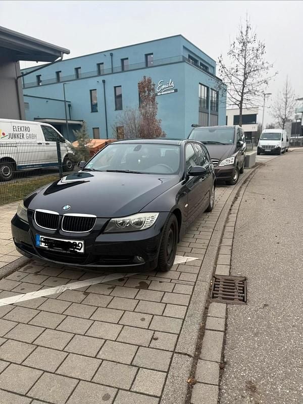 Blau Gebraucht 2007 BMW 318 Comfort Edition Kombi | 3.200 € (Superpreis) - Bild 1/4