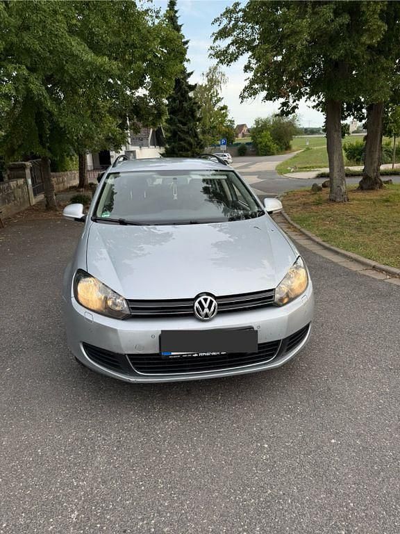 Silber Gebraucht 2012 VW Golf VII Comfortline Kombi | 5.000 € (Fairer Preis) - Bild 1/4