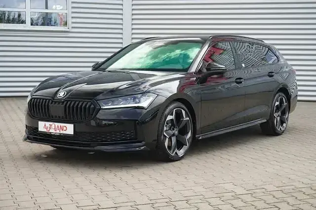 Neu Skoda Superb SportLine 150 PS (110 kW) 2025 Schwarz Kombi