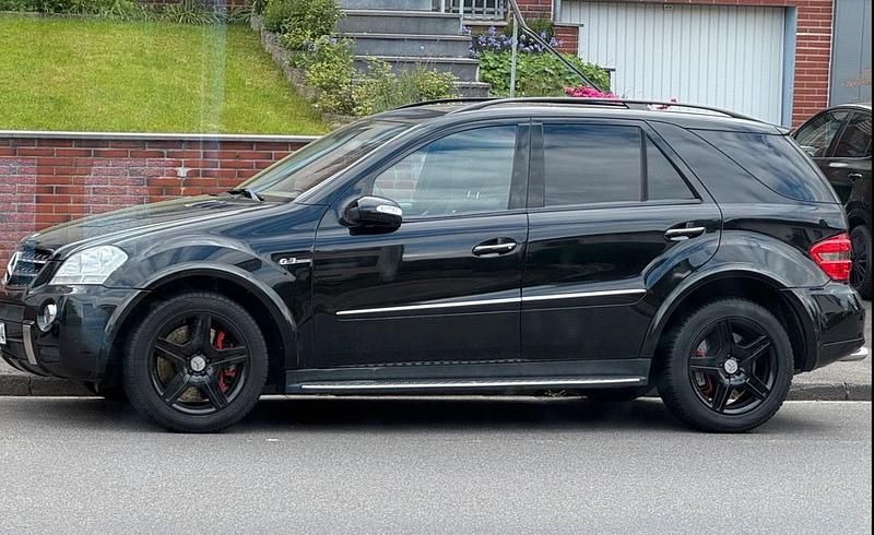 Schwarz Gebraucht 2006 Mercedes ML63 AMG AMG SUV | 15.300 € (Guter Preis) - Bild 1/4