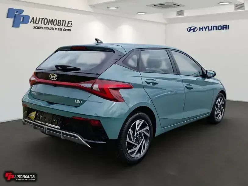 Gebraucht Hyundai i20 Trend 101 PS (74 kW) 2024 Grün Kleinwagen