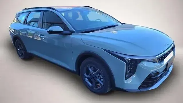 Neu Kia K4 Vision 150 PS (110 kW) 2026 Manufacturer Kombi