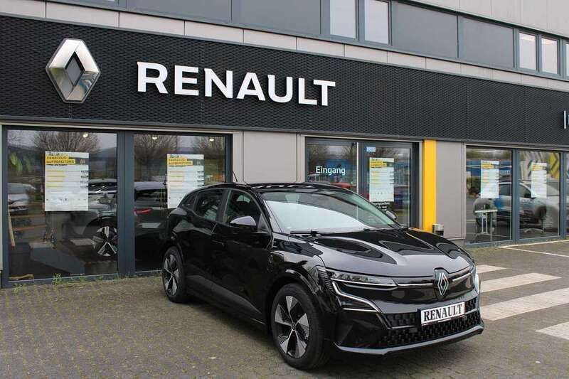 Blackpearlschwarz Gebraucht 2023 Renault Mégane Evolution Limousine | 31.990 € (Fairer Preis) - Bild 1/4