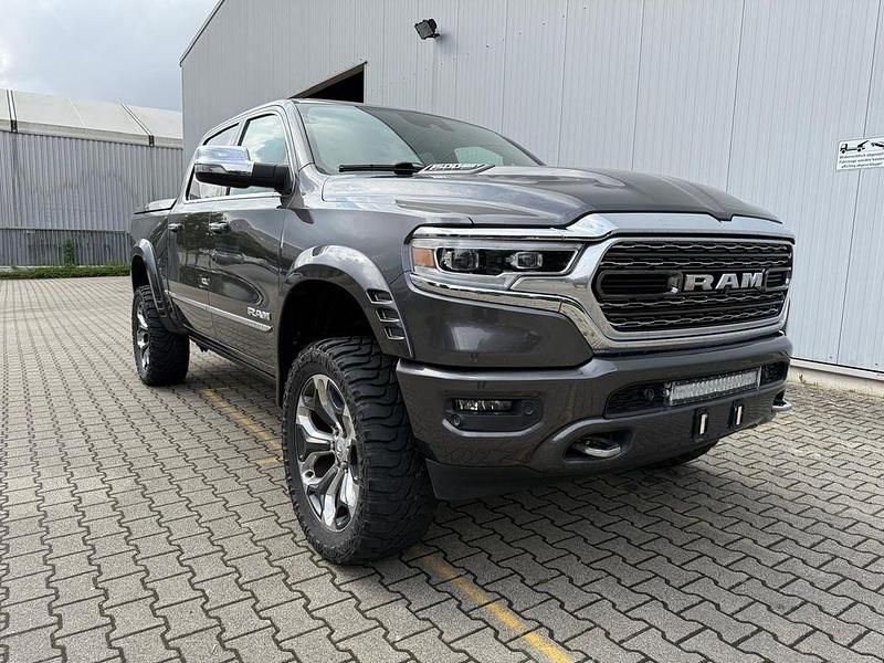 Gebraucht Dodge Ram Limited 401 PS (294 kW) 2020 Grau Pickup