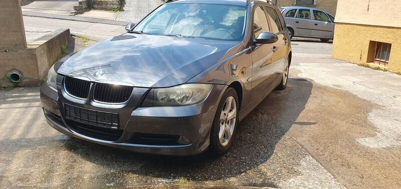 Grau Gebraucht 2008 BMW 318 Advantage Kombi | 1.688 € (Guter Preis) - Bild 1/4