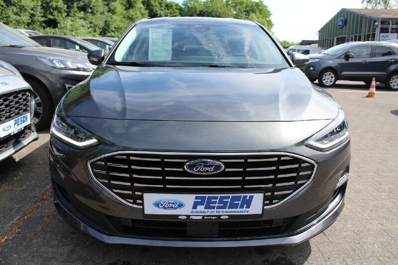 Neu Ford Focus Titanium X 155 PS (114 kW) 2025 Grau Limousine